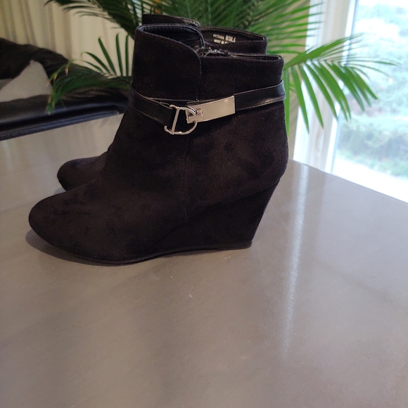 Laundry, Black Suede Booties - Picture 3 of 7